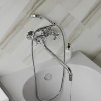 Смеситель для ванны и раковины 1/2 кер. MIXLINE ML30-021 "Classic"