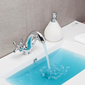 Смеситель для раковины 1/2 кер G1042 GAPPO литой, креп. 2 шпильки, ХРОМ